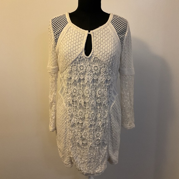 Sorrento Dresses & Skirts - ❤️‍🔥 Sorrento Crochet White Long Sleeve Mini Dress Size Large